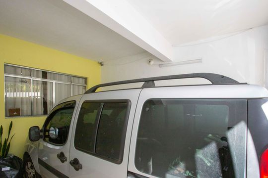 Garagem de casa à venda com 3 quartos, 72m² em Conceição, Diadema