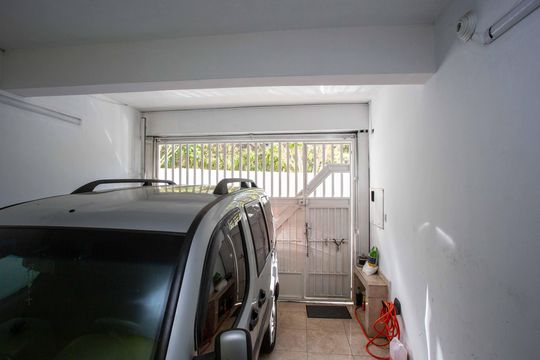 Garagem de casa à venda com 3 quartos, 72m² em Conceição, Diadema