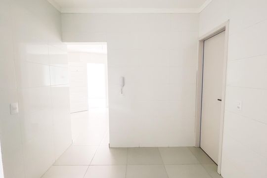 Cozinha de casa à venda com 3 quartos, 192m² em Jardim Santa Ines, São Paulo