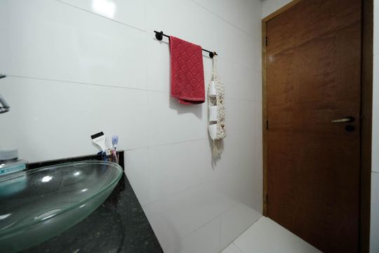 Banheiro de apartamento à venda com 2 quartos, 42m² em Cidade Líder, São Paulo