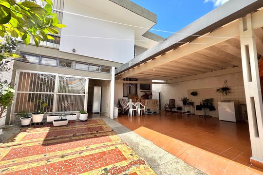 Garagem de casa à venda com 4 quartos, 196m² em Planalto Paulista, São Paulo