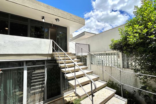 Área externa de casa à venda com 4 quartos, 196m² em Planalto Paulista, São Paulo