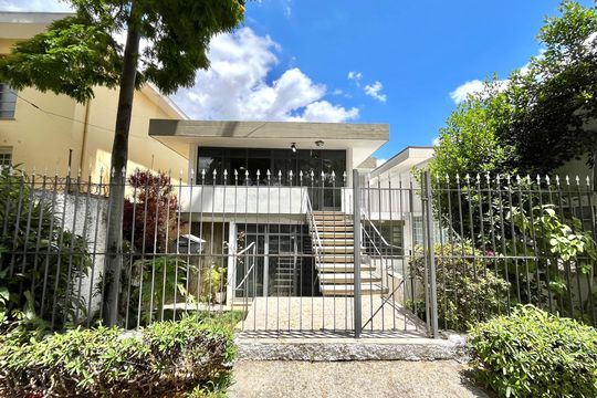 Fachada rua de cima de casa à venda com 4 quartos, 196m² em Planalto Paulista, São Paulo