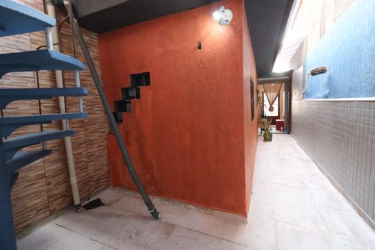 Área de Serviço de casa à venda com 3 quartos, 150m² em Umuarama, Osasco