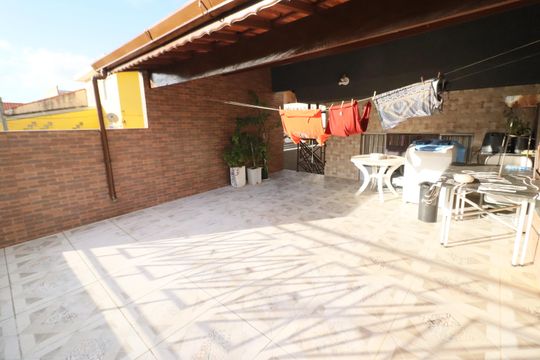 Varanda de casa à venda com 3 quartos, 150m² em Umuarama, Osasco