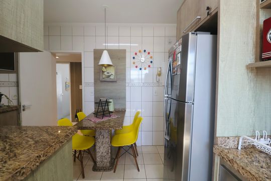 Cozinha de apartamento para alugar com 4 quartos, 110m² em Balneario Cidade Atlantica, Guarujá