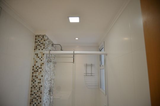 Banheiro Social de apartamento à venda com 3 quartos, 100m² em Vila Assunção, Santo André