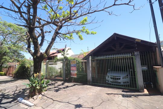 Fachada de casa à venda com 3 quartos, 160m² em Ouro Branco, Novo Hamburgo