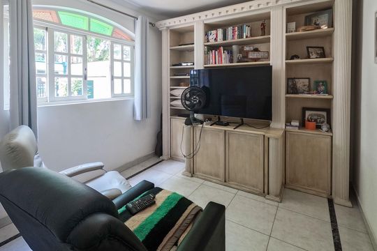 Casa à venda com 4 quartos, 500m² em City América, São Paulo