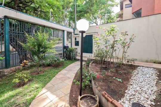 Casa à venda com 4 quartos, 500m² em City América, São Paulo