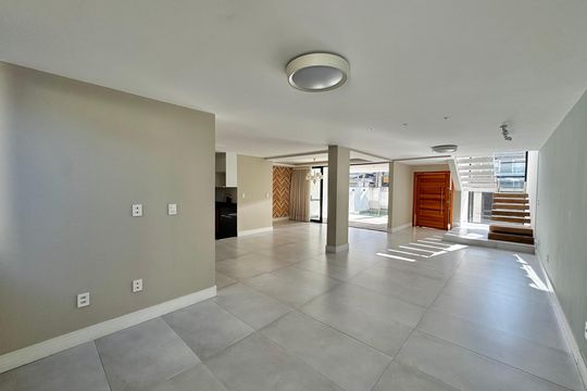 Casa de Condomínio à venda com 3 quartos, 300m² em Jacarepaguá, Rio de Janeiro