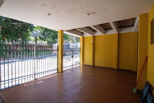 Garagem de casa para alugar com 2 quartos, 130m² em Conjunto Residencial Butanta, São Paulo