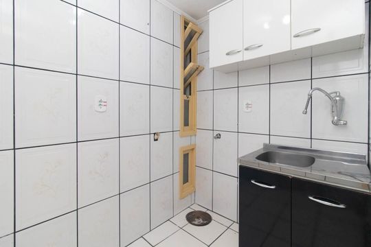 Cozinha de apartamento à venda com 1 quarto, 25m² em Menino Deus, Porto Alegre