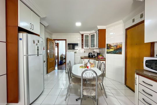 Cozinha de apartamento à venda com 3 quartos, 130m² em Vila Primavera, São Paulo