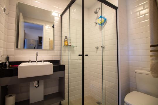 Banheiro de kitnet/studio à venda com 1 quarto, 22m² em Jardim das Acacias, São Paulo