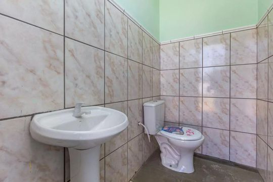 Banheiro da Área Externa de casa à venda com 2 quartos, 80m² em Passo das Pedras, Porto Alegre