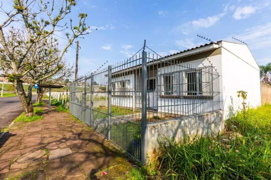 Fachada  de casa à venda com 2 quartos, 80m² em Passo das Pedras, Porto Alegre