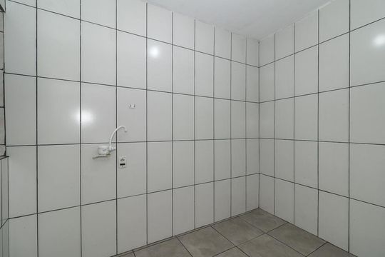 Cozinha de apartamento à venda com 1 quarto, 52m² em São João, Porto Alegre