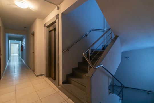 Escadas de apartamento para alugar com 2 quartos, 80m² em Centro Histórico, Porto Alegre