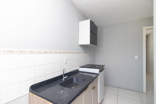 Cozinha de apartamento à venda com 2 quartos, 38m² em Santa Tereza, Porto Alegre