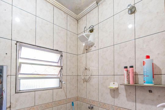 banheiro  de casa para alugar com 4 quartos, 300m² em Jardim Jamaica, Santo André