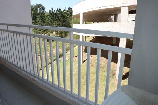 Sacada de apartamento para alugar com 2 quartos, 49m² em Jardim Pioneira, Cotia