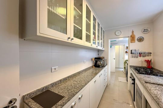 Cozinha  de apartamento à venda com 2 quartos, 65m² em Santo Amaro, São Paulo