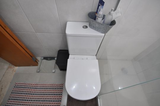 Banheiro de apartamento à venda com 2 quartos, 54m² em Parque Vitoria, São Paulo