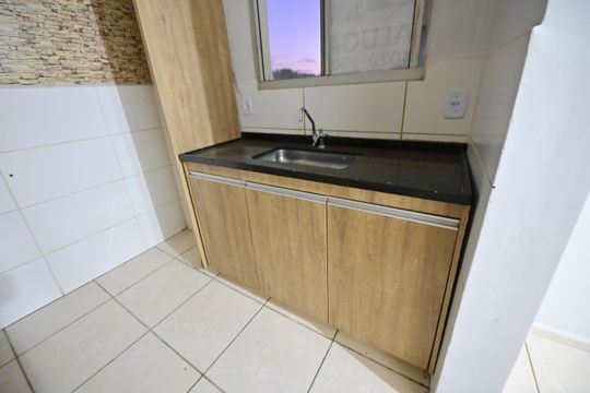 Cozinha de apartamento para alugar com 2 quartos, 47m² em Residencial Aquários, Goiânia