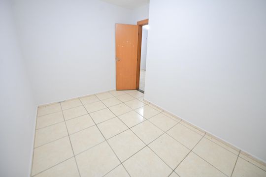 Quarto 2 de apartamento para alugar com 2 quartos, 47m² em Residencial Aquários, Goiânia