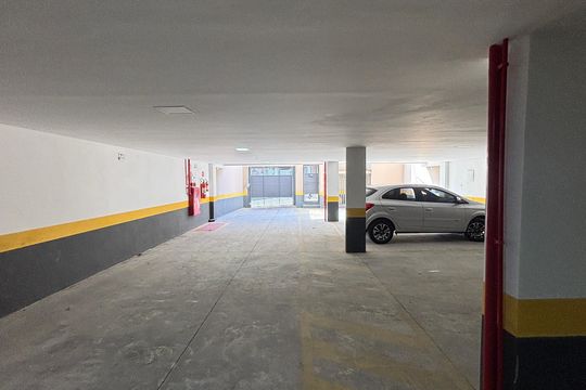 Garagem de apartamento à venda com 2 quartos, 90m² em Vila Humaita, Santo André