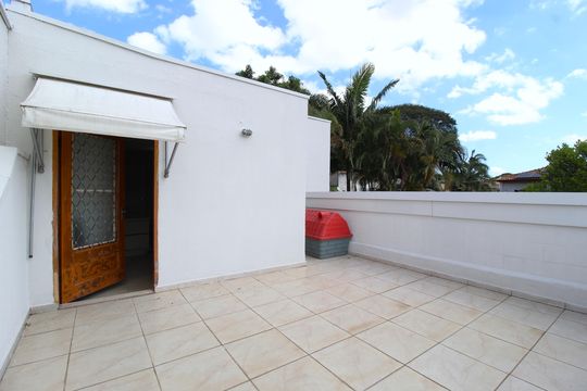 Sacada de casa à venda com 4 quartos, 315m² em Planalto Paulista, São Paulo