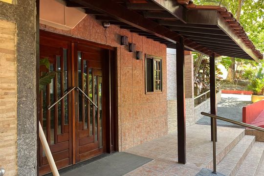 Entrada de apartamento à venda com 2 quartos, 60m² em Taquara, Rio de Janeiro