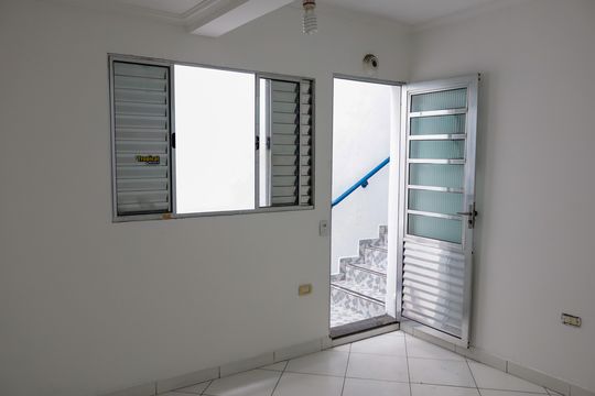 Casa para alugar com 5 quartos, 374m² em Santa Maria, Osasco
