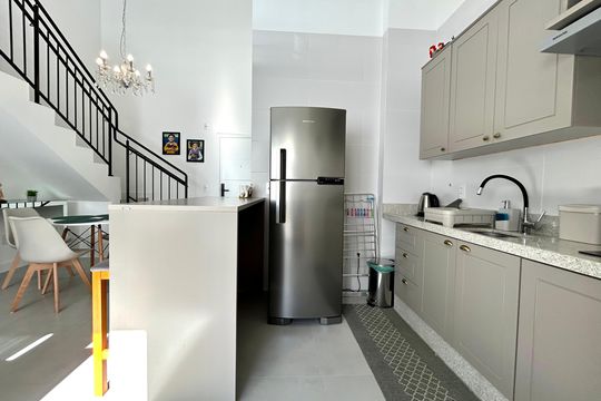 Cozinha de apartamento para alugar com 1 quarto, 74m² em Centro, Florianópolis
