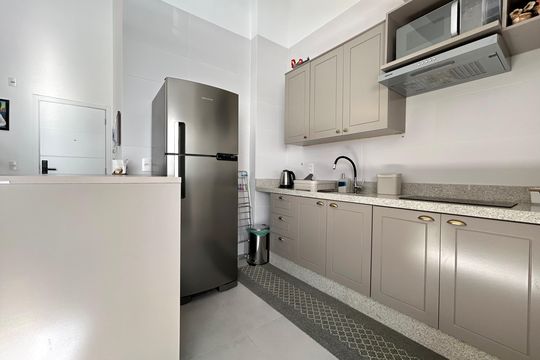 Cozinha de apartamento para alugar com 1 quarto, 74m² em Centro, Florianópolis
