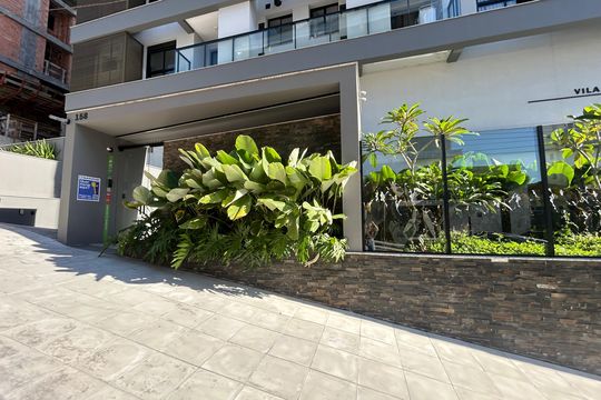 Fachada de apartamento para alugar com 1 quarto, 74m² em Centro, Florianópolis