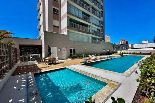 Piscina  de apartamento à venda com 3 quartos, 81m² em Santo Amaro, São Paulo