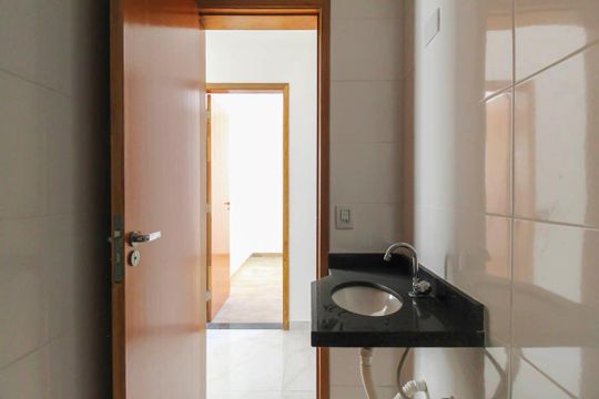 Banheiro de apartamento para alugar com 2 quartos, 50m² em Vila Celeste, São Paulo