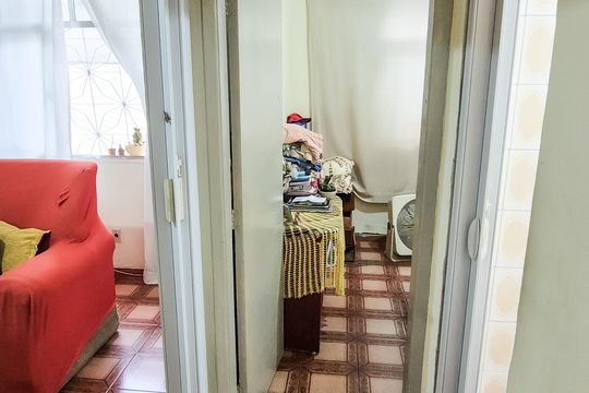 Corredor, acesso ao quarto, banheiro e cozinha  de apartamento à venda com 1 quarto, 32m² em Irajá, Rio de Janeiro