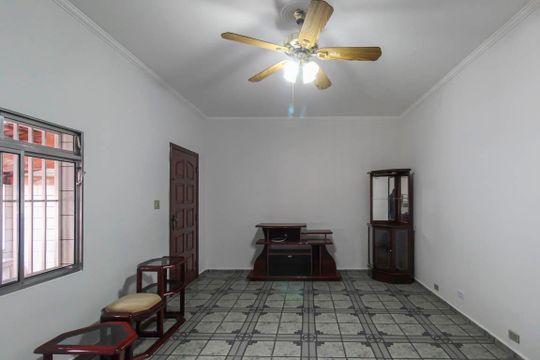 Casa para alugar com 1 quarto, 145m² em Vila Ema, São Paulo