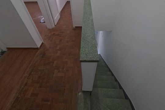 Escada de casa para alugar com 4 quartos, 120m² em Embaré, Santos