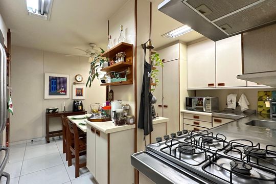 Cozinha de apartamento à venda com 4 quartos, 170m² em Leblon, Rio de Janeiro