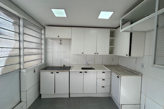 Cozinha de apartamento à venda com 1 quarto, 45m² em Centro, São Leopoldo