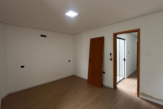 Casa à venda com 3 quartos, 142m² em Parque das Nações, Santo André
