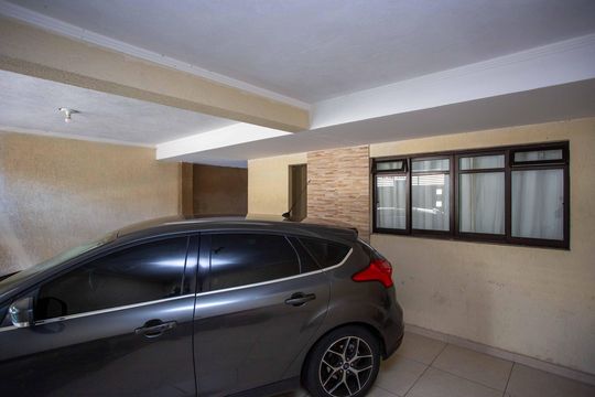 Garagem de casa à venda com 4 quartos, 252m² em Centro, Diadema
