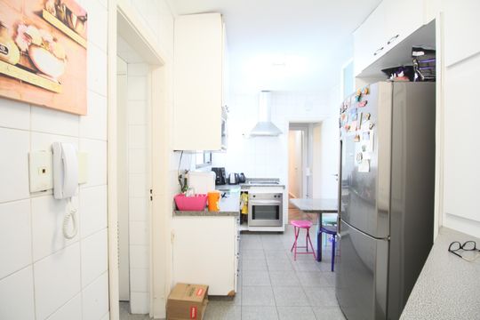 Cozinha de apartamento à venda com 3 quartos, 140m² em Vila Andrade, São Paulo