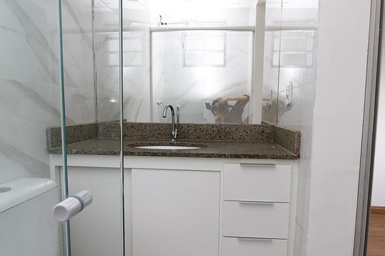 Banheiro da Suíte de apartamento para alugar com 3 quartos, 65m² em Buritis, Belo Horizonte