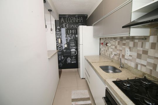 Cozinha de apartamento à venda com 2 quartos, 50m² em Vigário Geral, Rio de Janeiro