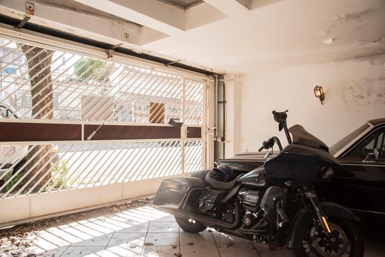 Garagem de casa à venda com 3 quartos, 300m² em Planalto Paulista, São Paulo